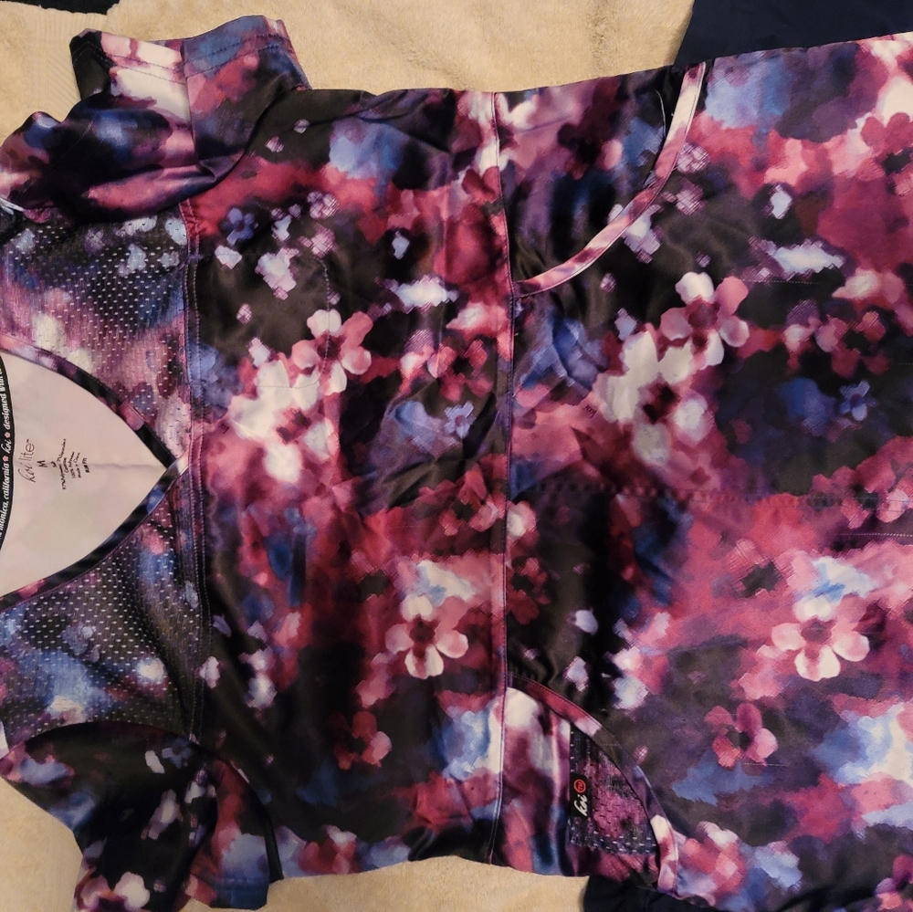 Scrub Set - Picture 2 of 4